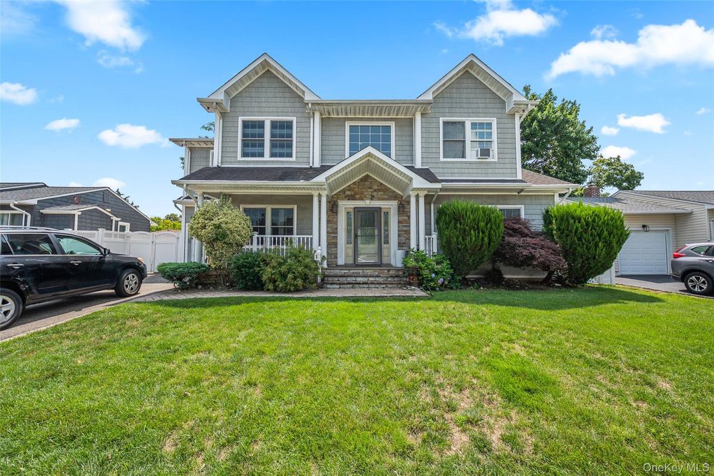Photo of 19 Manetto Drive, Plainview, NY 11803 (MLS # 1031606)