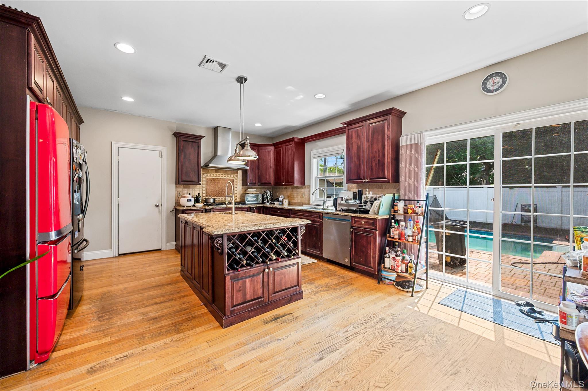 19 Manetto Drive