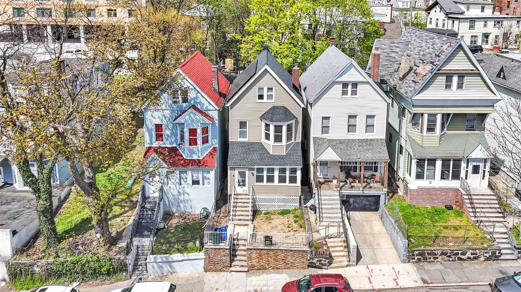 Palisade Avenue, Yonkers, New York - 4 Bedrooms  
2 Bathrooms - 