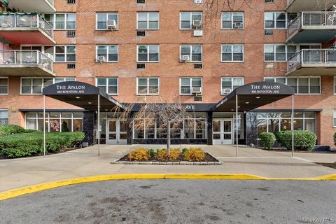 Condo For Sale - 880 Boynton Avenue #13A<br/> Bronx, NY 10473