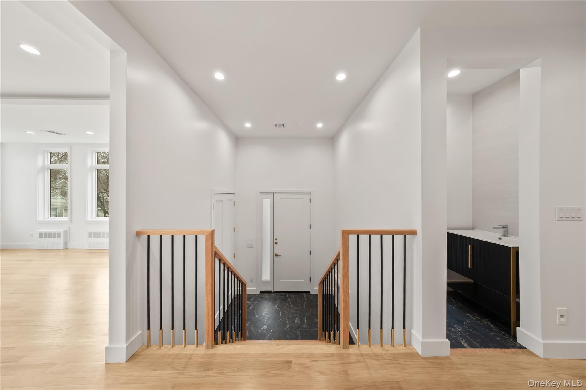 23 Singer Avenue 211