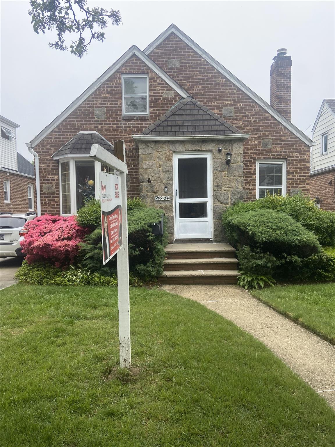 Property for Sale at 33rd Road, Bayside, Queens, NY - Bedrooms: 4 
Bathrooms: 3 
Rooms: 8  - $999,000