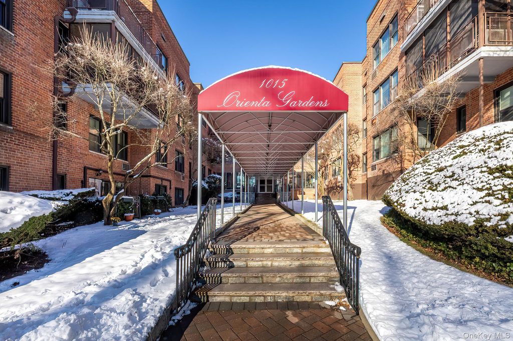 Photo of 1015 Old Post Road #2H, Mamaroneck, NY 10543 (MLS # 944759)