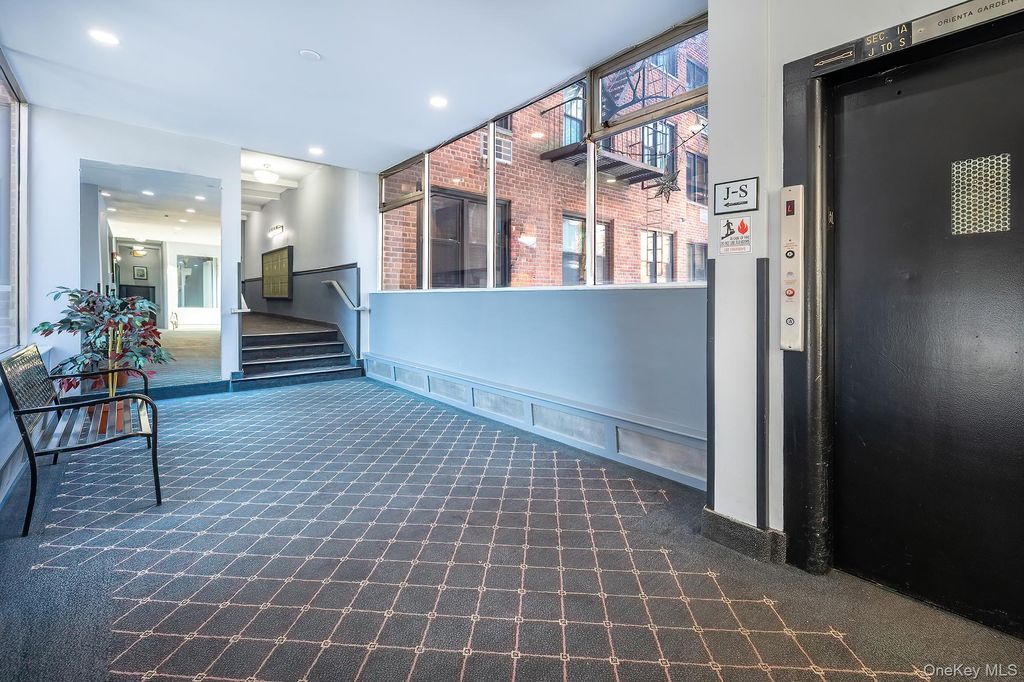 Photo of 1015 Old Post Road #2H, Mamaroneck, NY 10543 (MLS # 944759)