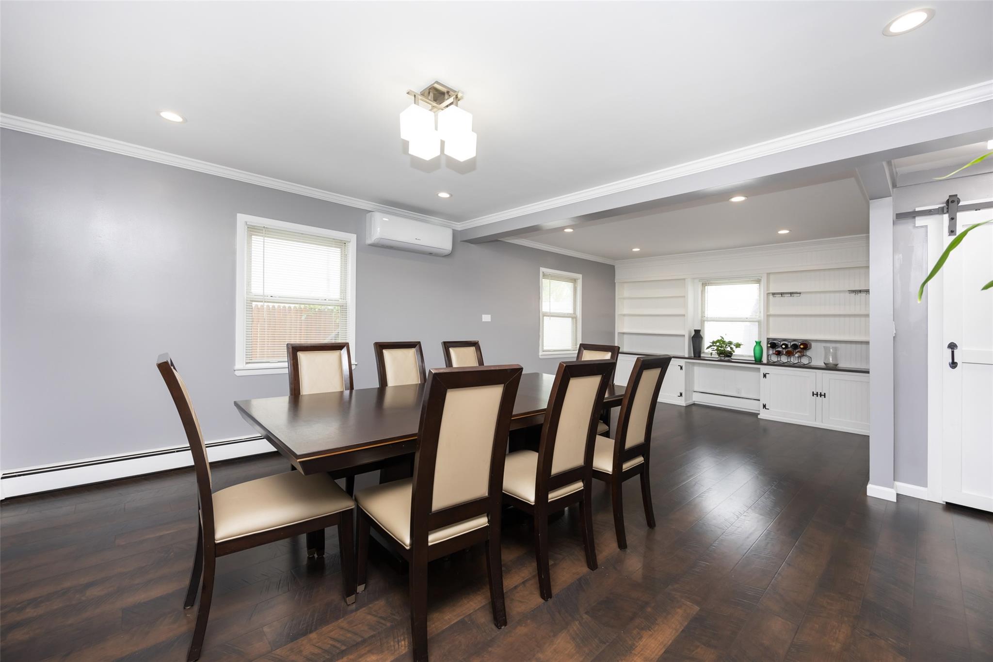 11 Myrtle Ln Ln, Levittown, New York image 6