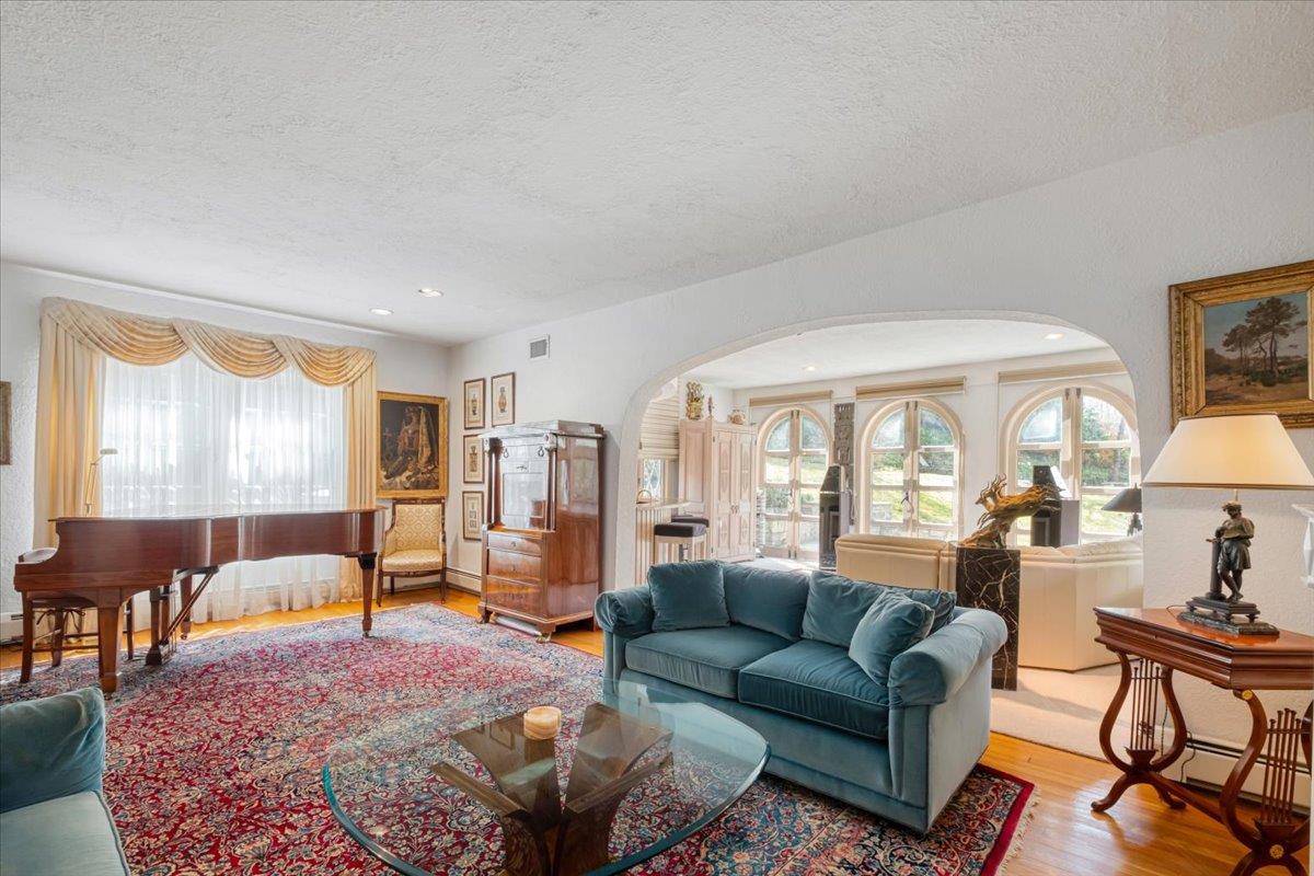 41 Club Way Way, Hartsdale, New York image 5