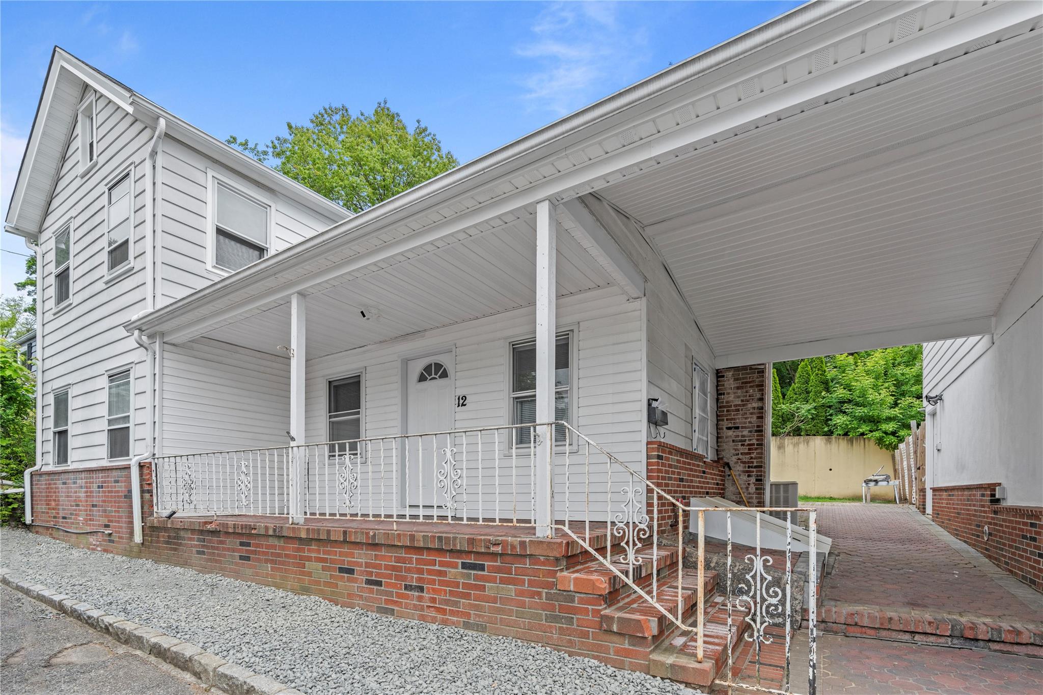 Rental Property at Wilson Street, Hartsdale, New York - Bedrooms: 3 
Bathrooms: 3 
Rooms: 6  - $4,500 MO.