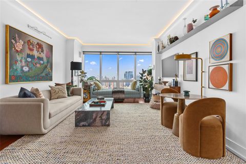 350 West 42 West 42nd Street 57C New York (Manhattan) NY 10036