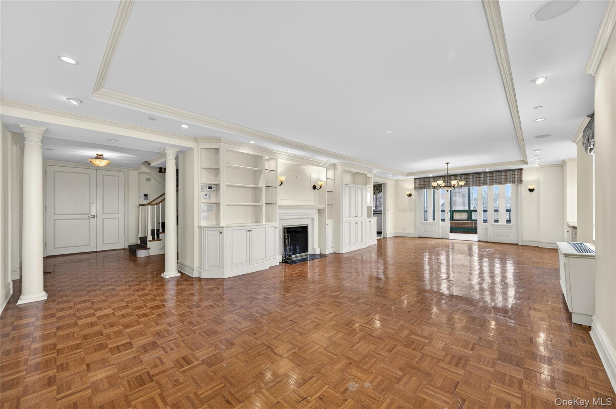 100 Hilton Avenue PH 5