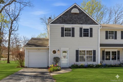 Homes For Sale - 5 Deer Path<br/> Coram, NY 11727