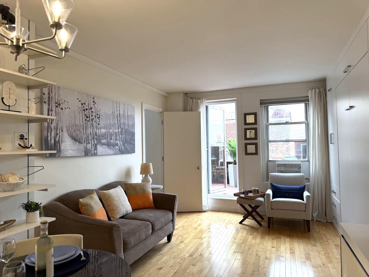 310 Riverside Drive 1815/01