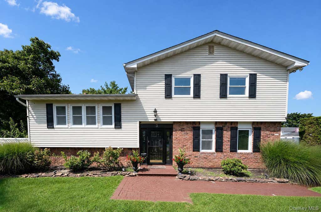 Photo of 3 Humming Lane, Coram, NY 11727 (MLS # 1039557)