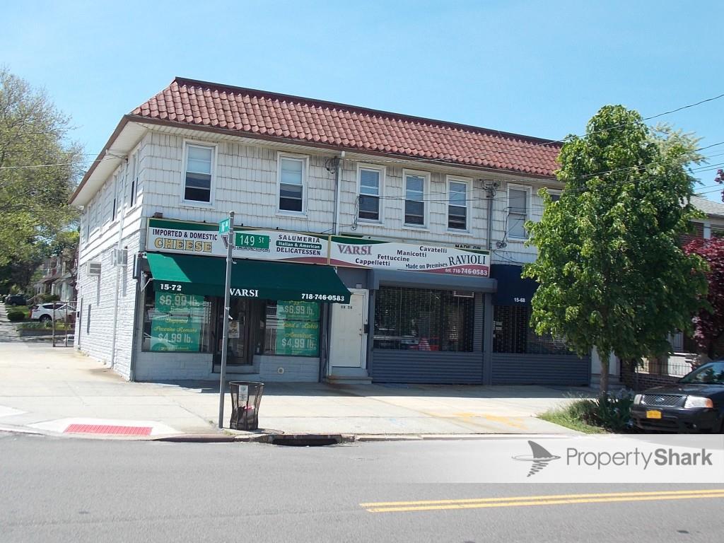 149th Street, Whitestone, Queens, NY - 2 Bedrooms  
1 Bathrooms  
5 Rooms - 