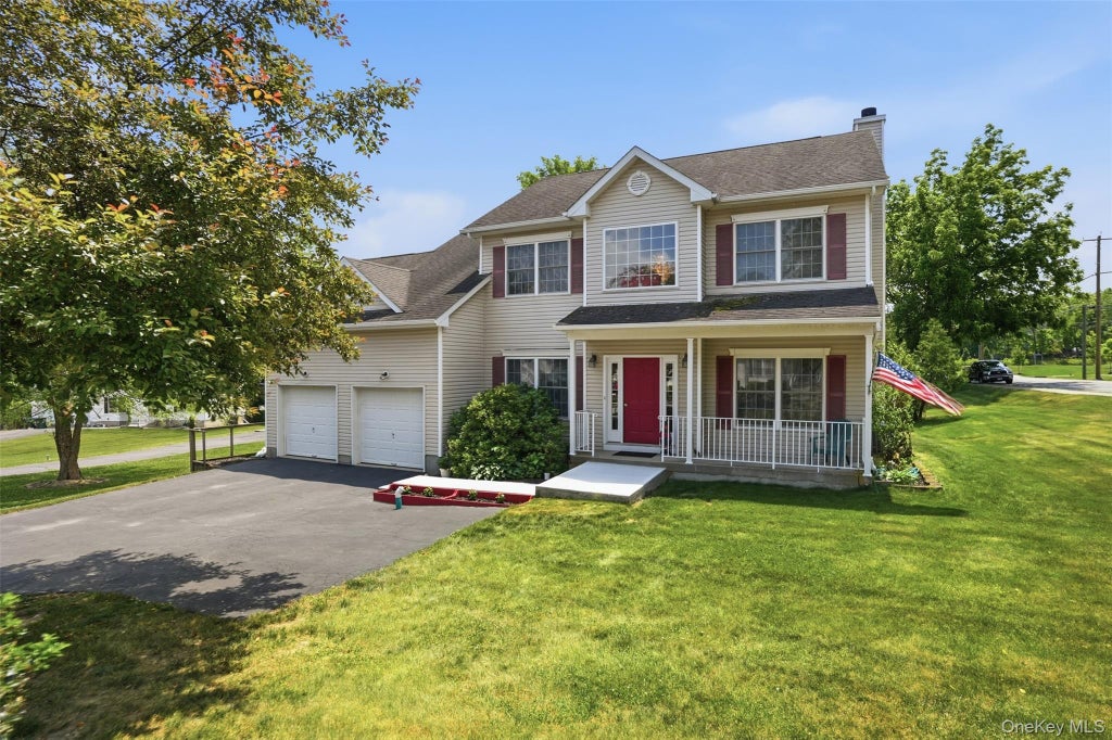 Photo of 2 Gatehouse Place, Walden, NY 12586 (MLS # 1012594)