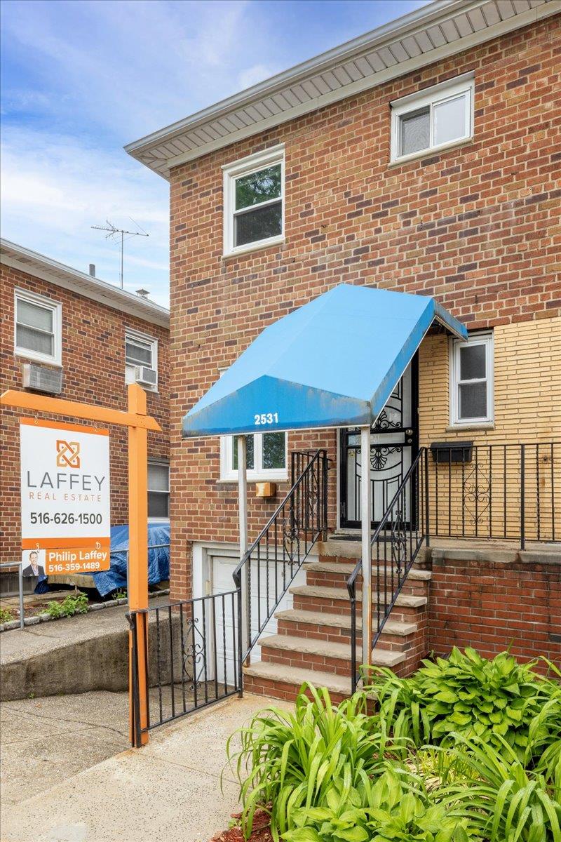 2531 Francis Lewis Boulevard, Whitestone, New York image 3
