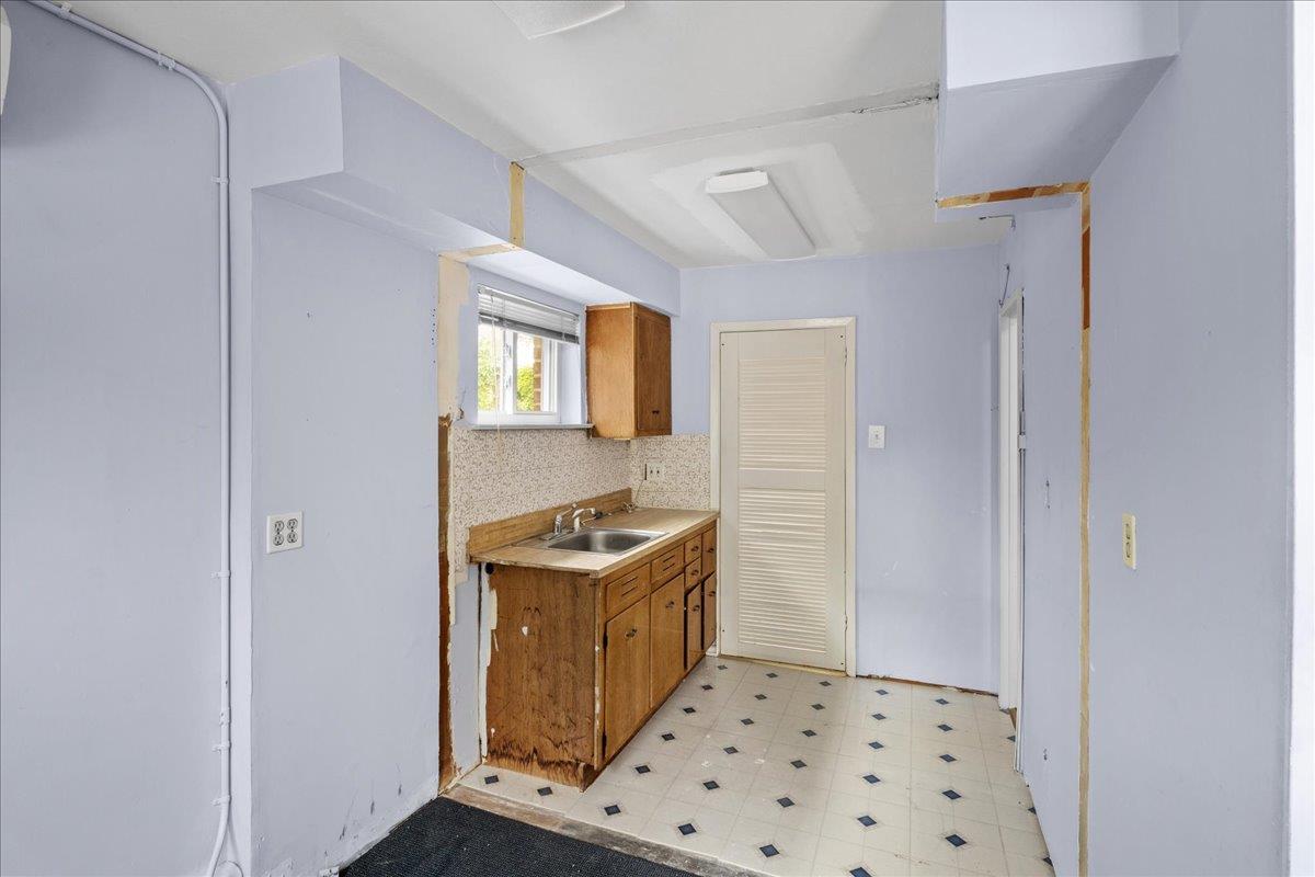 2531 Francis Lewis Boulevard, Whitestone, New York image 10