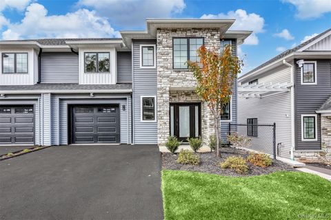 Photo of 16 Silverwood Circle, Suffern, NY 10901 (MLS # 926445) Photo of 16 Silverwood Circle, Suffern, NY 10901 (MLS # 926445)