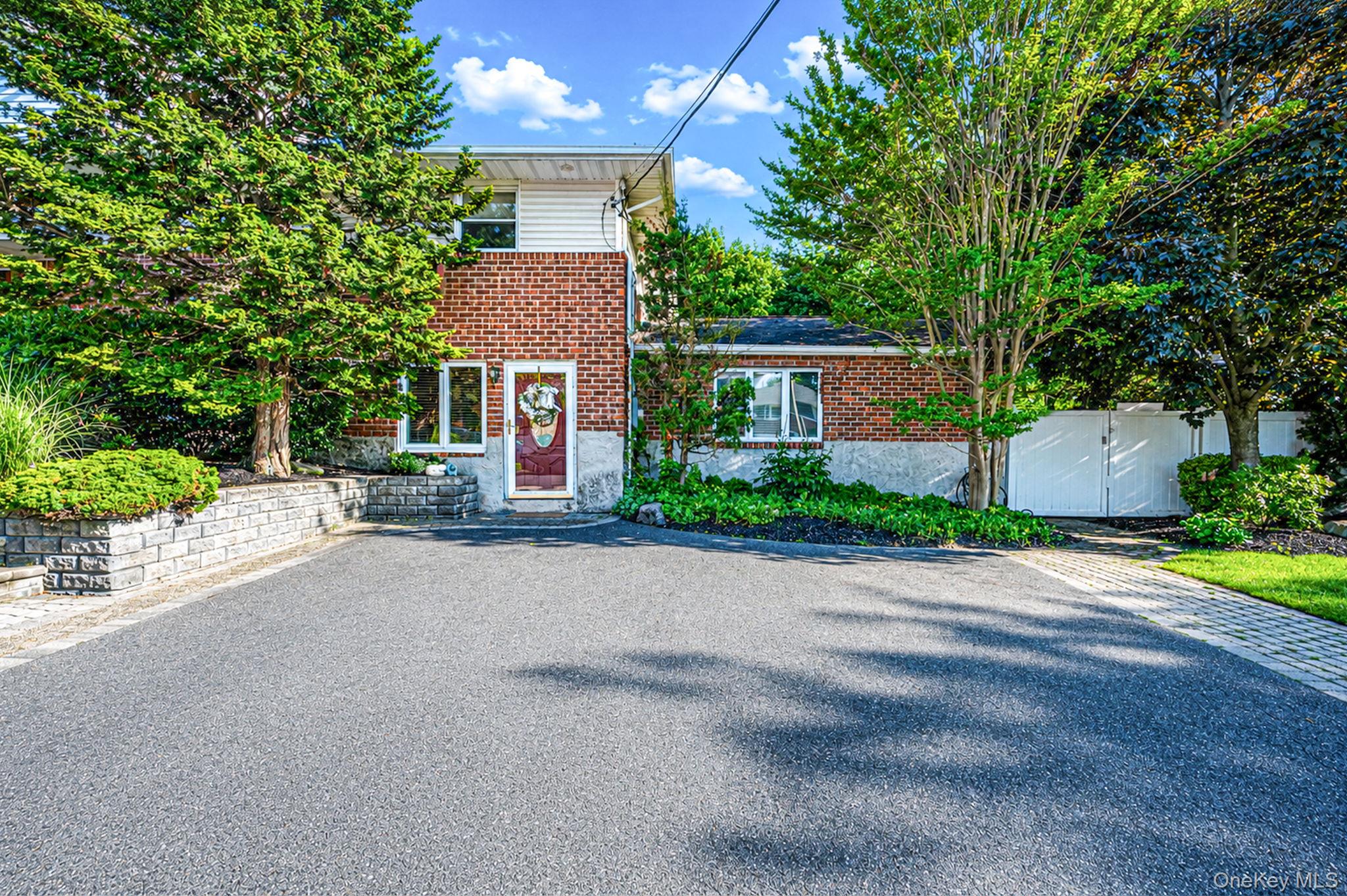 11 Lourae Drive