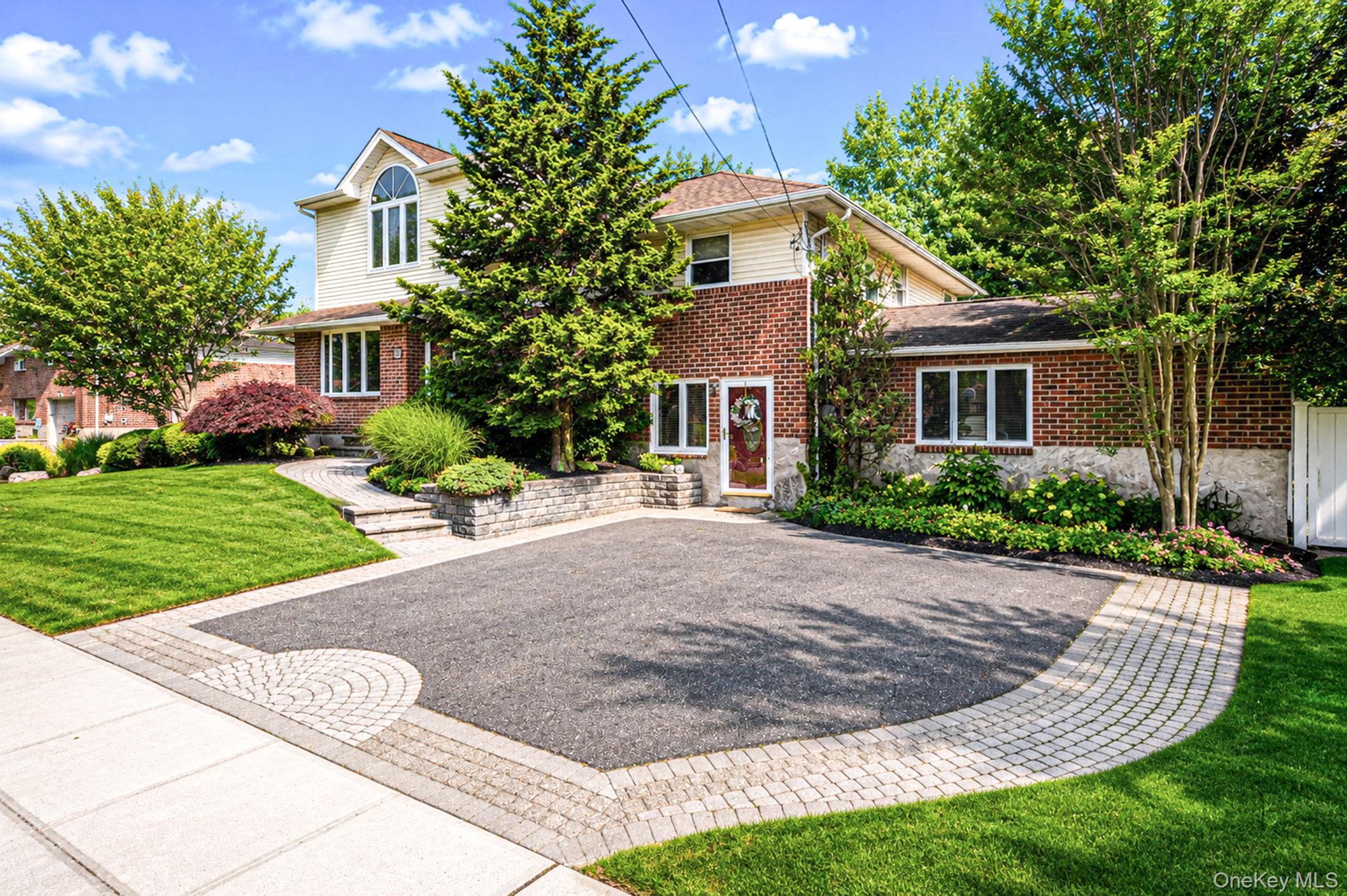 11 Lourae Drive