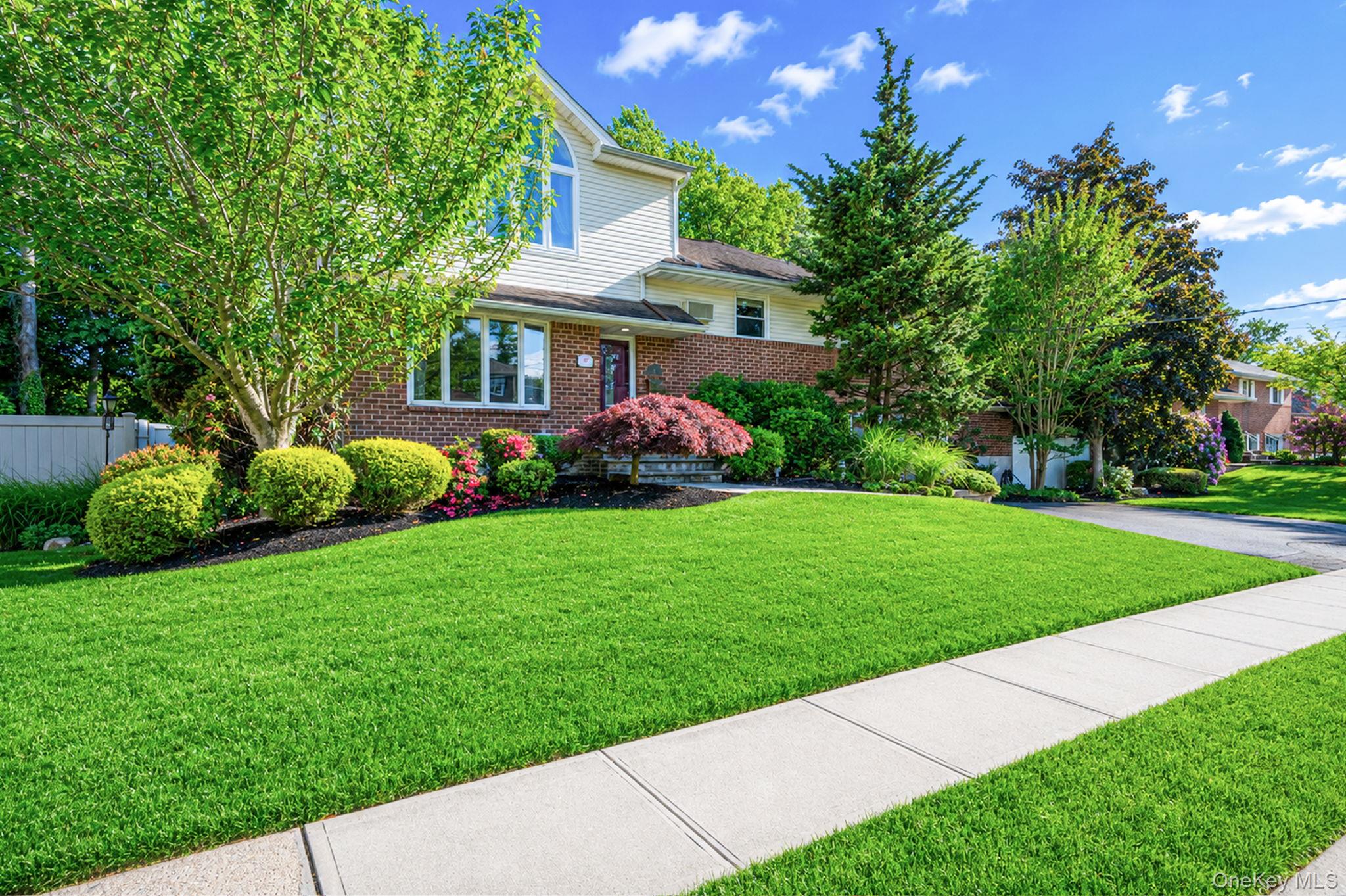 11 Lourae Drive