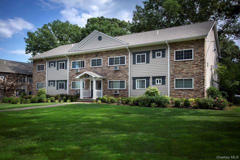 Photo of 554 New Highway #3-1E, Hauppauge, NY 11788 (MLS # 968602)
