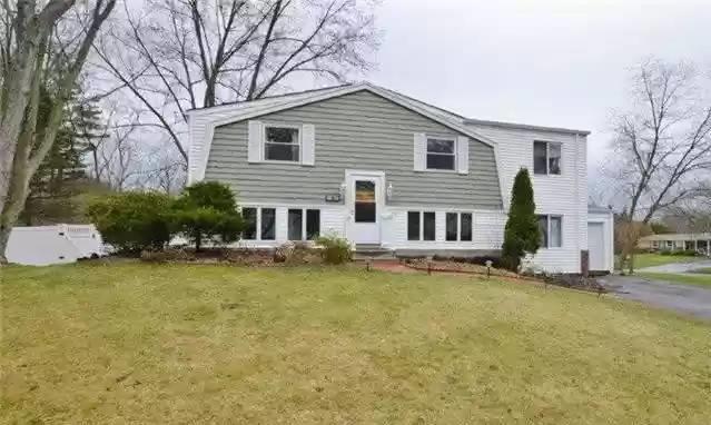 35 Ivy League Lane, Stony Brook, New York image 1