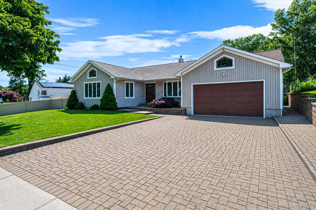 Photo of 158 Saint Nicholas Avenue, Smithtown, NY 11787 (MLS # 1018369)