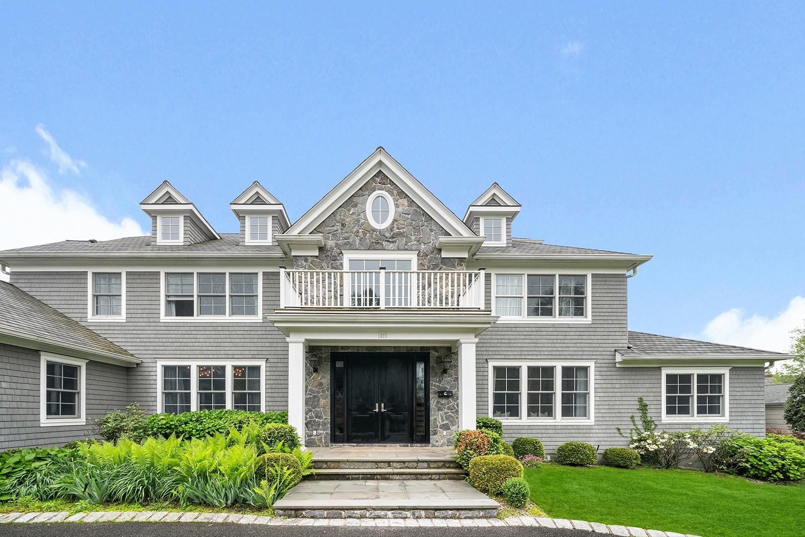 Photo 1 of Seven Oaks Lane Ln, Mamaroneck, New York, $3,850,000, Web #: 864722