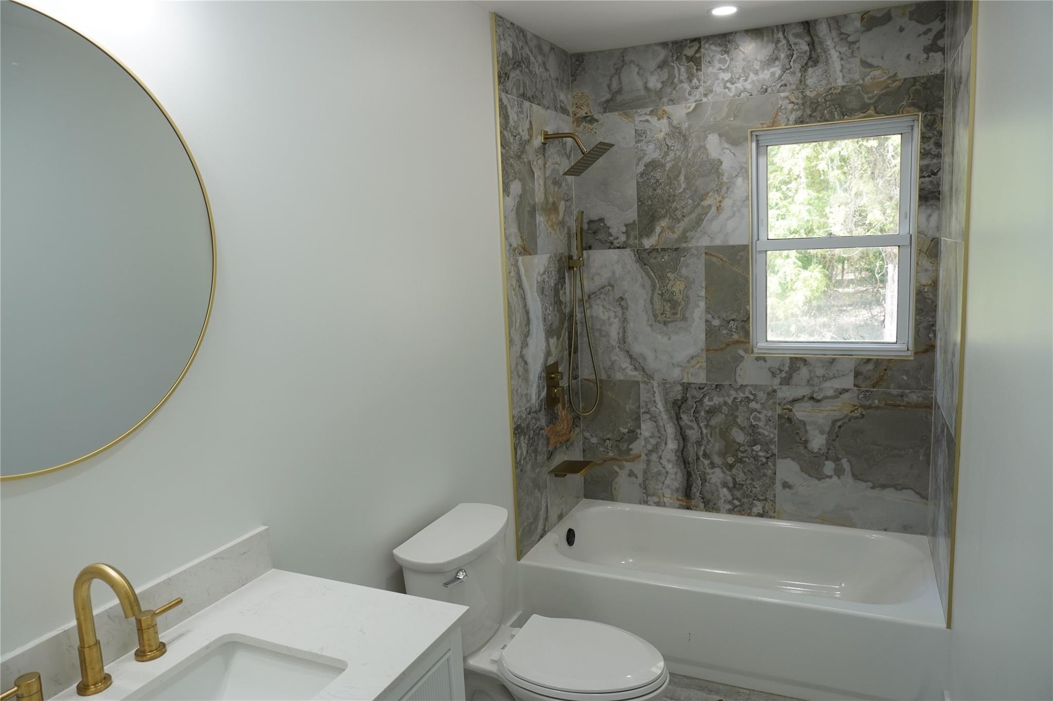 352 Bay Avenue, Patchogue, New York image 8