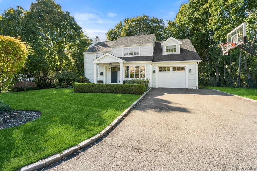 Photo of 149 Wagon Road, Roslyn Heights, NY 11577 (MLS # 1064710)