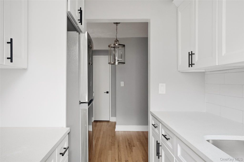 Photo of 134 Ravine Avenue #3B, Yonkers, NY 10701 (MLS # 987137)