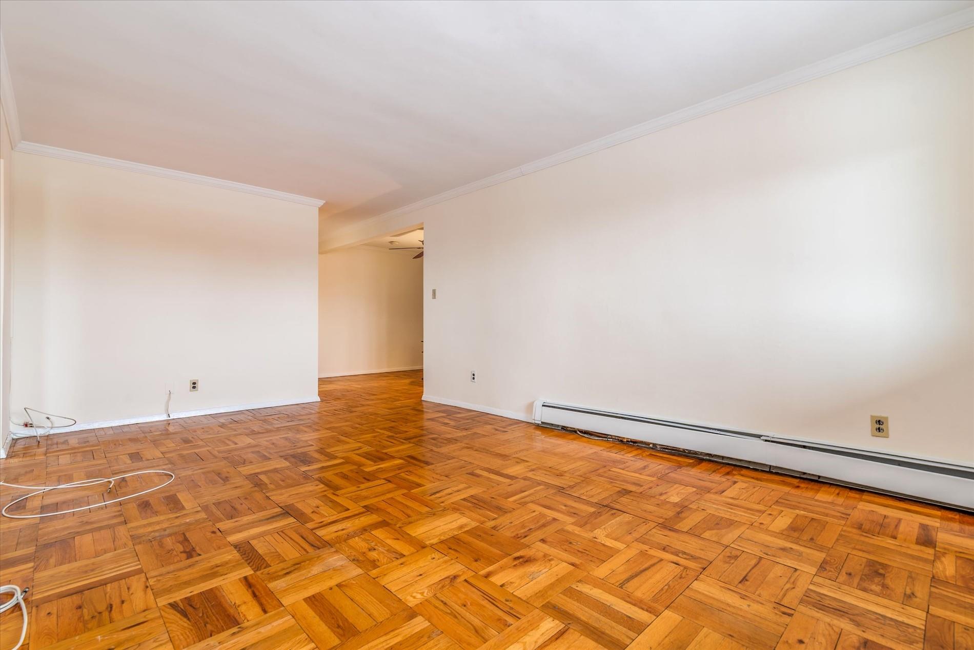 Property for Sale at Cross Island Parkway 1D, Whitestone, Queens, NY - Bedrooms: 2 
Bathrooms: 1 
Rooms: 5  - $399,000
