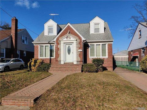 Homes For Sale - 63 E Dover Street<br/> Valley Stream, NY 11580