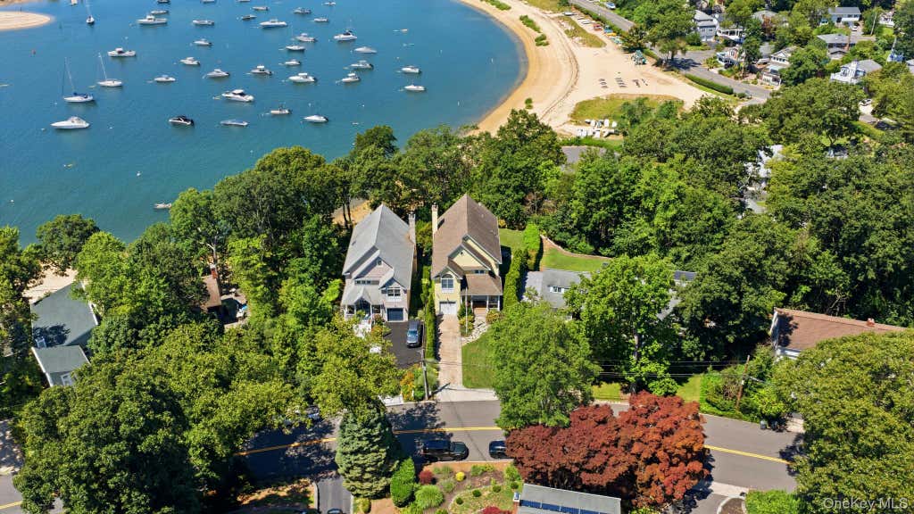 Photo of 114 Eatons neck Road, Northport, NY 11768 (MLS # 1032526)