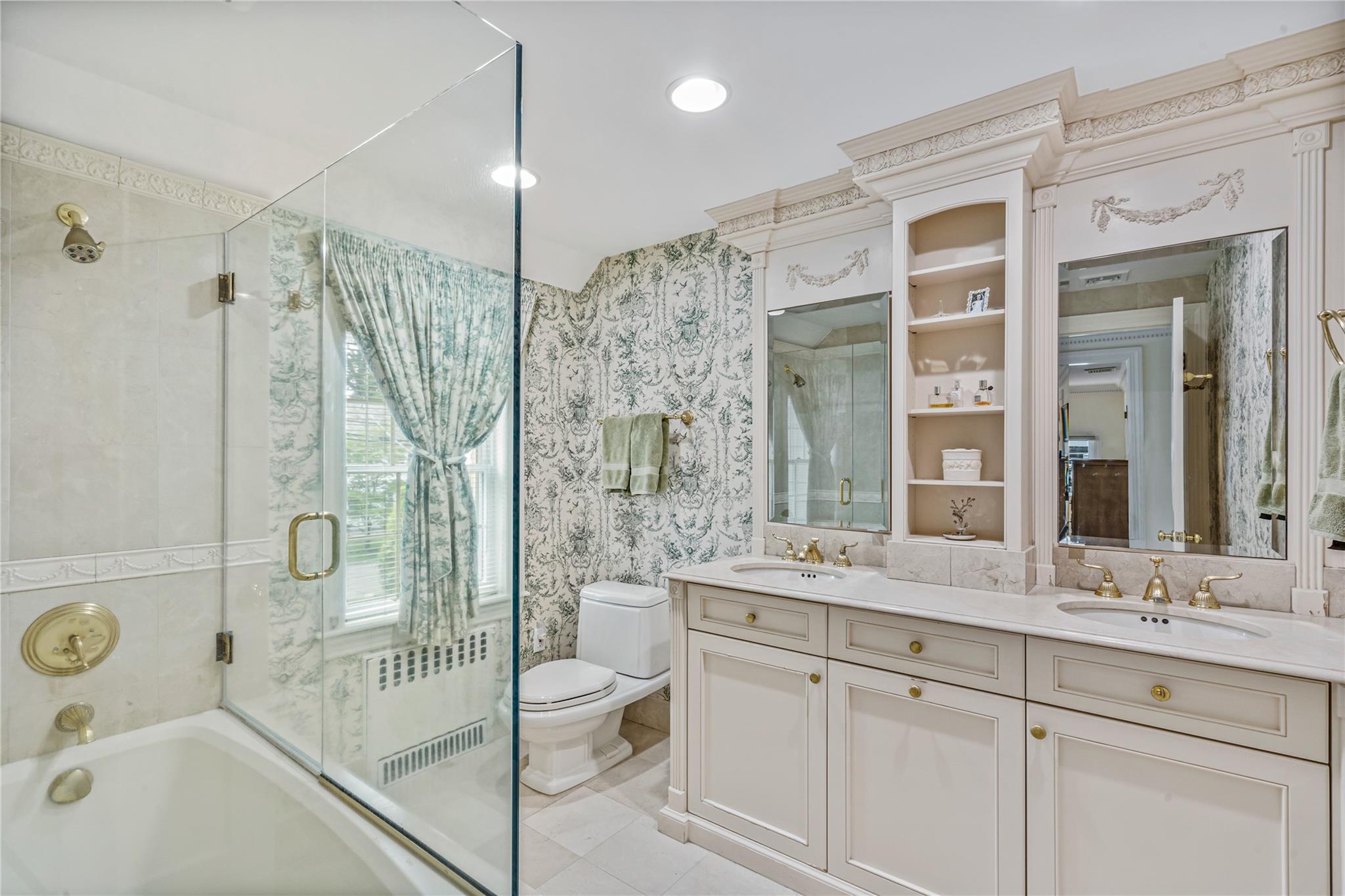 74 Eakins Road, Manhasset, New York image 18