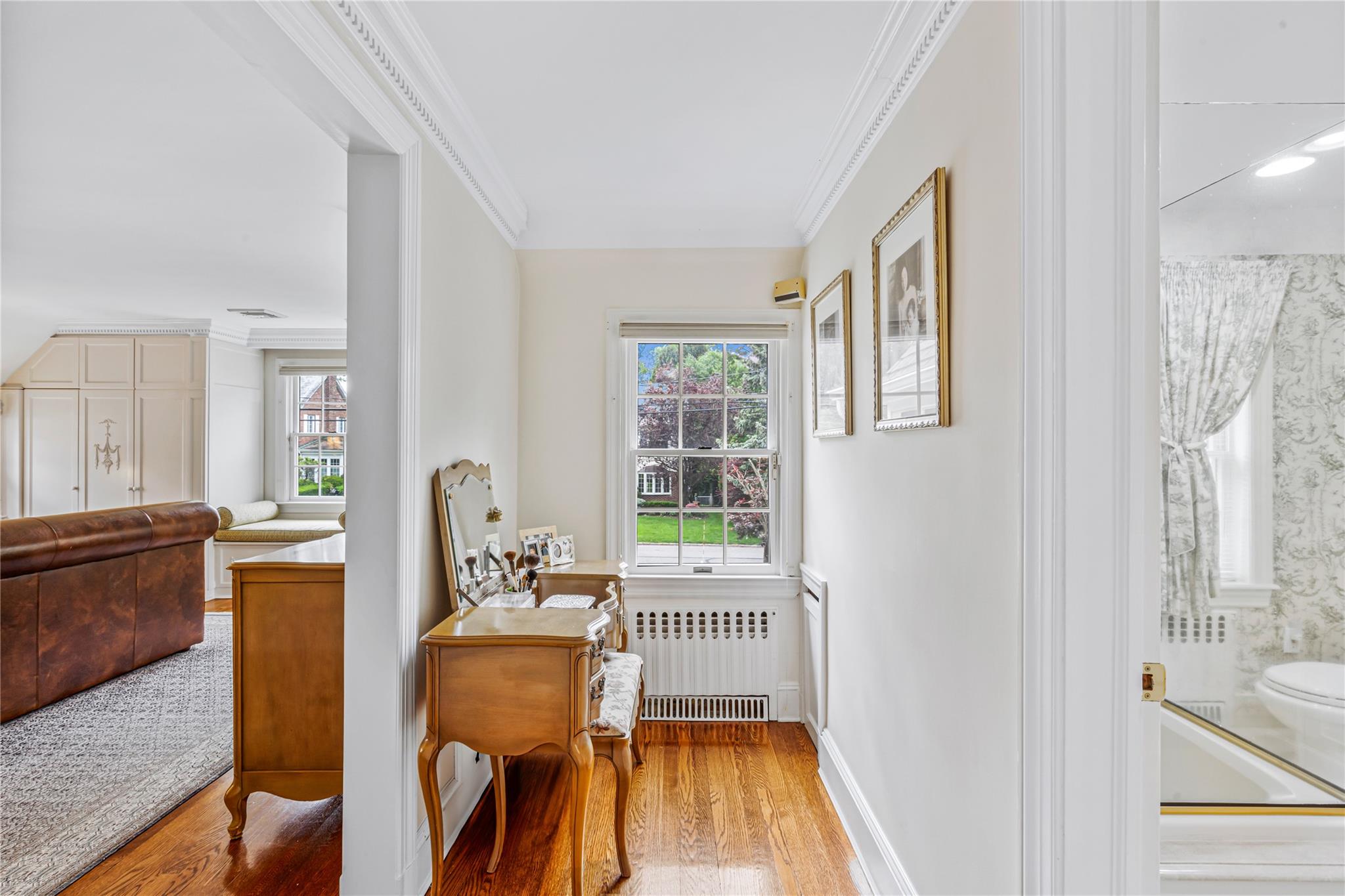 74 Eakins Road, Manhasset, New York image 17