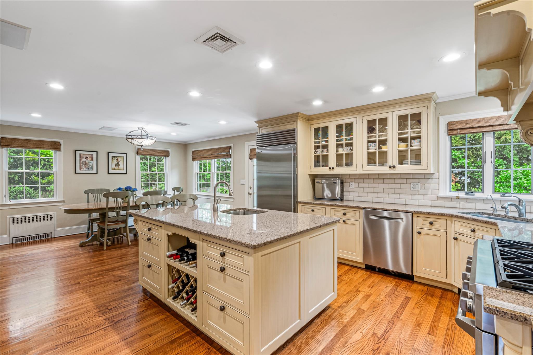 74 Eakins Road, Manhasset, New York image 10