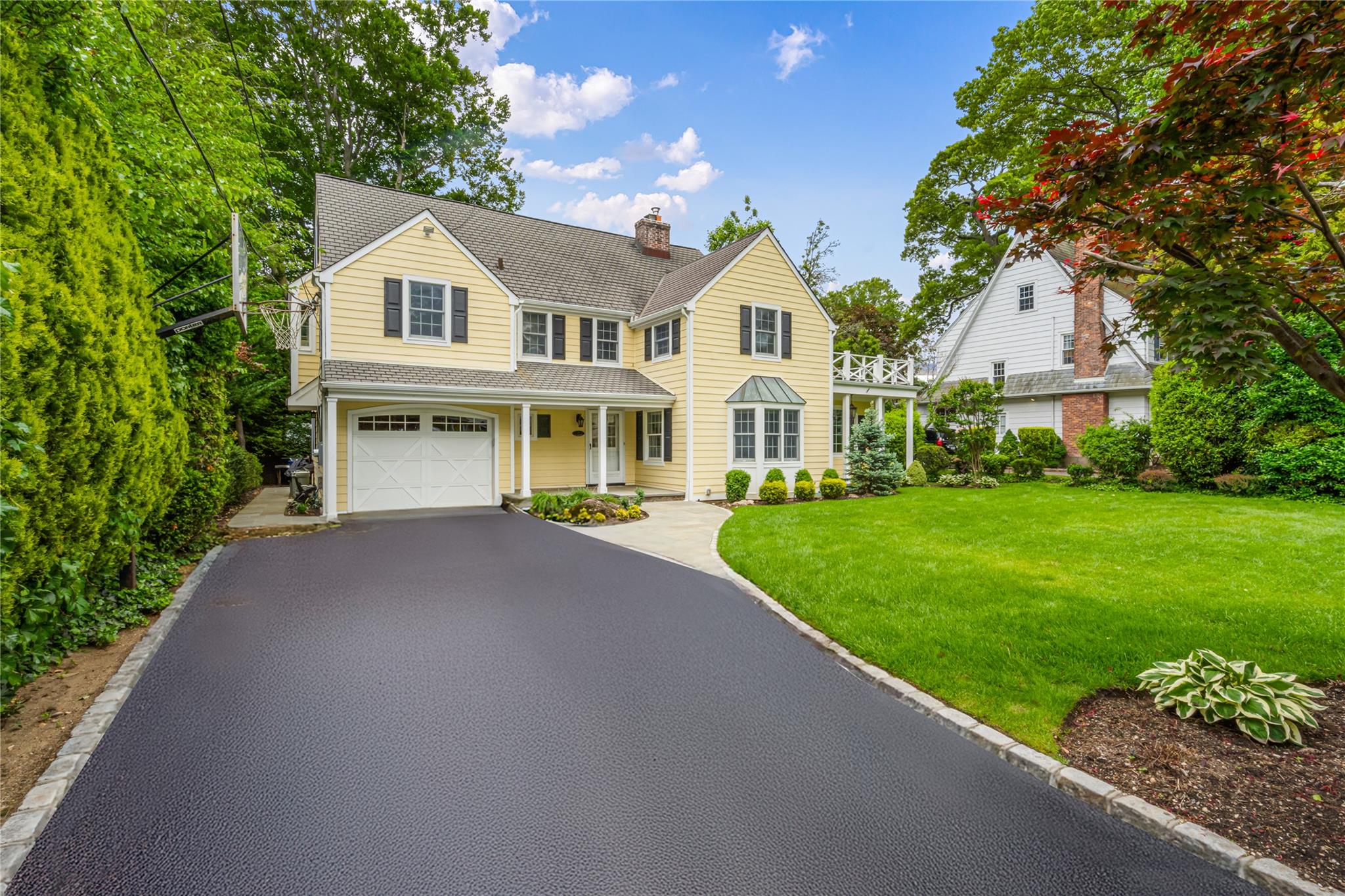 74 Eakins Road, Manhasset, New York image 1