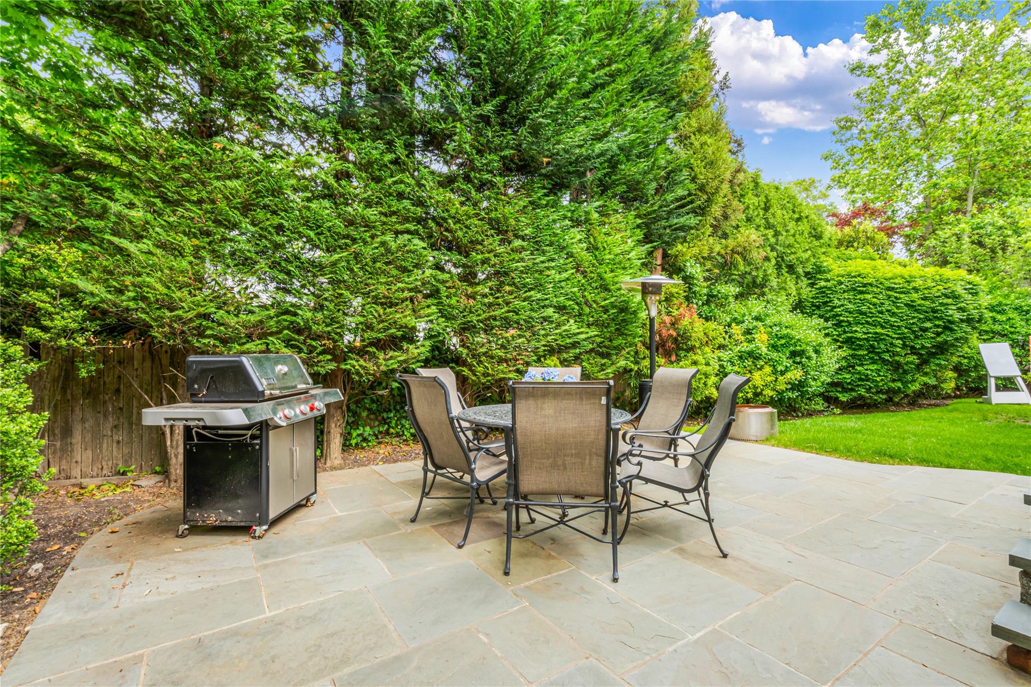 74 Eakins Road, Manhasset, New York image 27