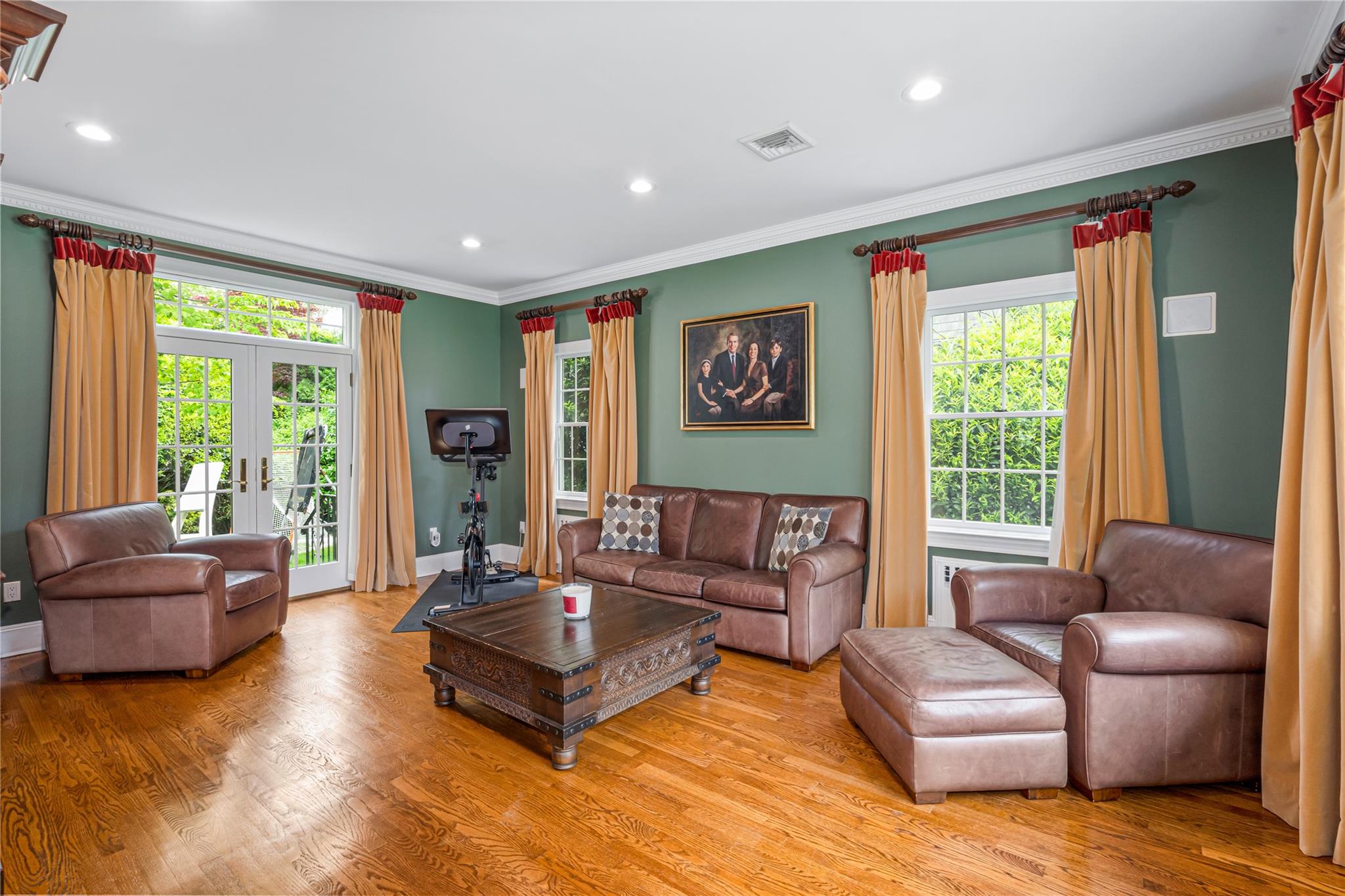 74 Eakins Road, Manhasset, New York image 7