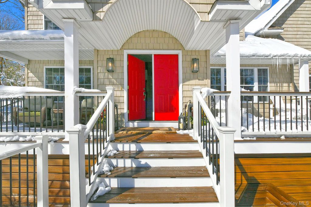 Photo of 11 Westfield Drive, Centerport, NY 11721 (MLS # 964676)