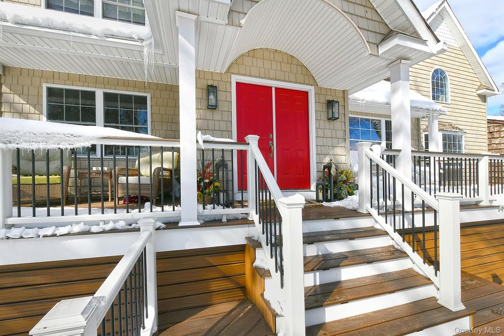 Photo of 11 Westfield Drive, Centerport, NY 11721 (MLS # 964676)