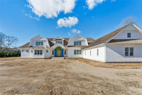 Photo of 5 Michaels Way, Westhampton Beach, NY 11978 (MLS # 926441)
