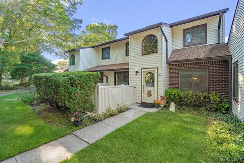 Photo of 356 Clubhouse Court, Coram, NY 11727 (MLS # 915703) Photo of 356 Clubhouse Court, Coram, NY 11727 (MLS # 915703)