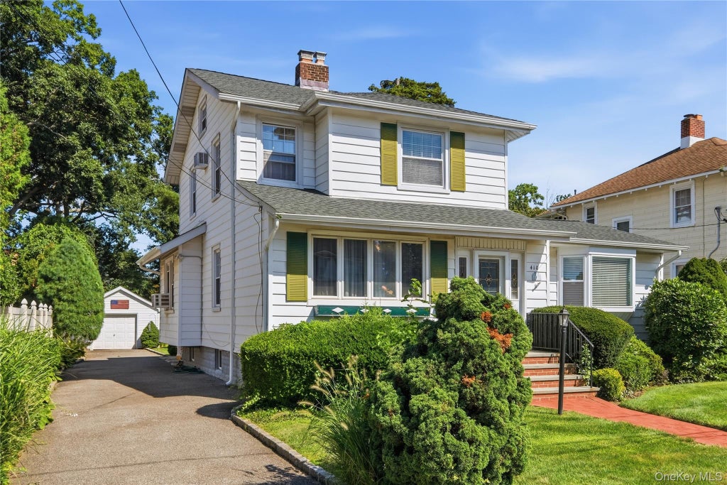Photo of 410 Clinton Street, Bellmore, NY 11710 (MLS # 1047596)