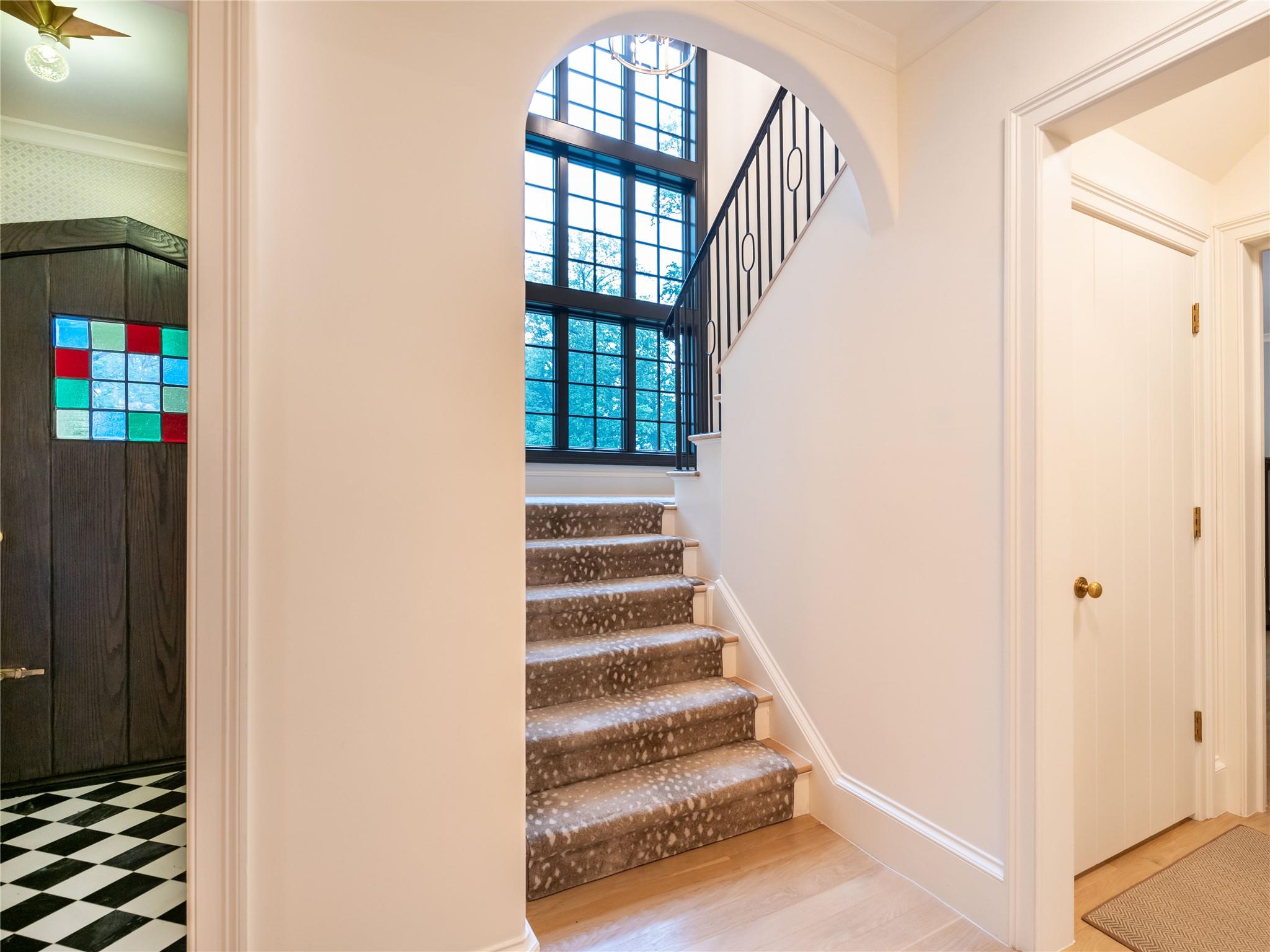 510 Manhasset Woods Road