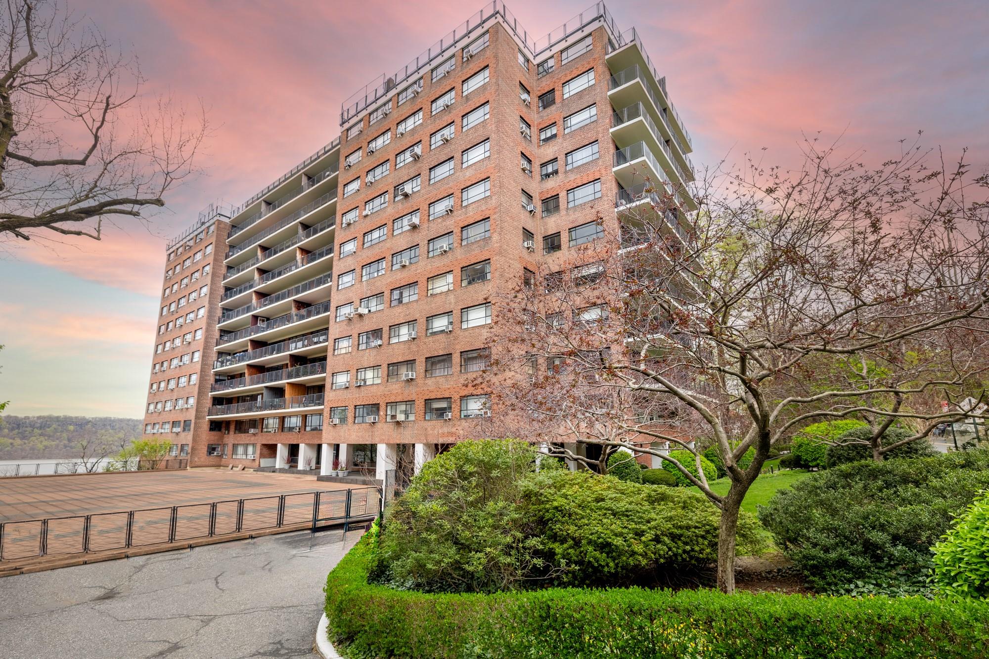 Property for Sale at Palisade Avenue 16Ab, Bronx, New York - Bedrooms: 3 
Bathrooms: 3 
Rooms: 5  - $1,195,000