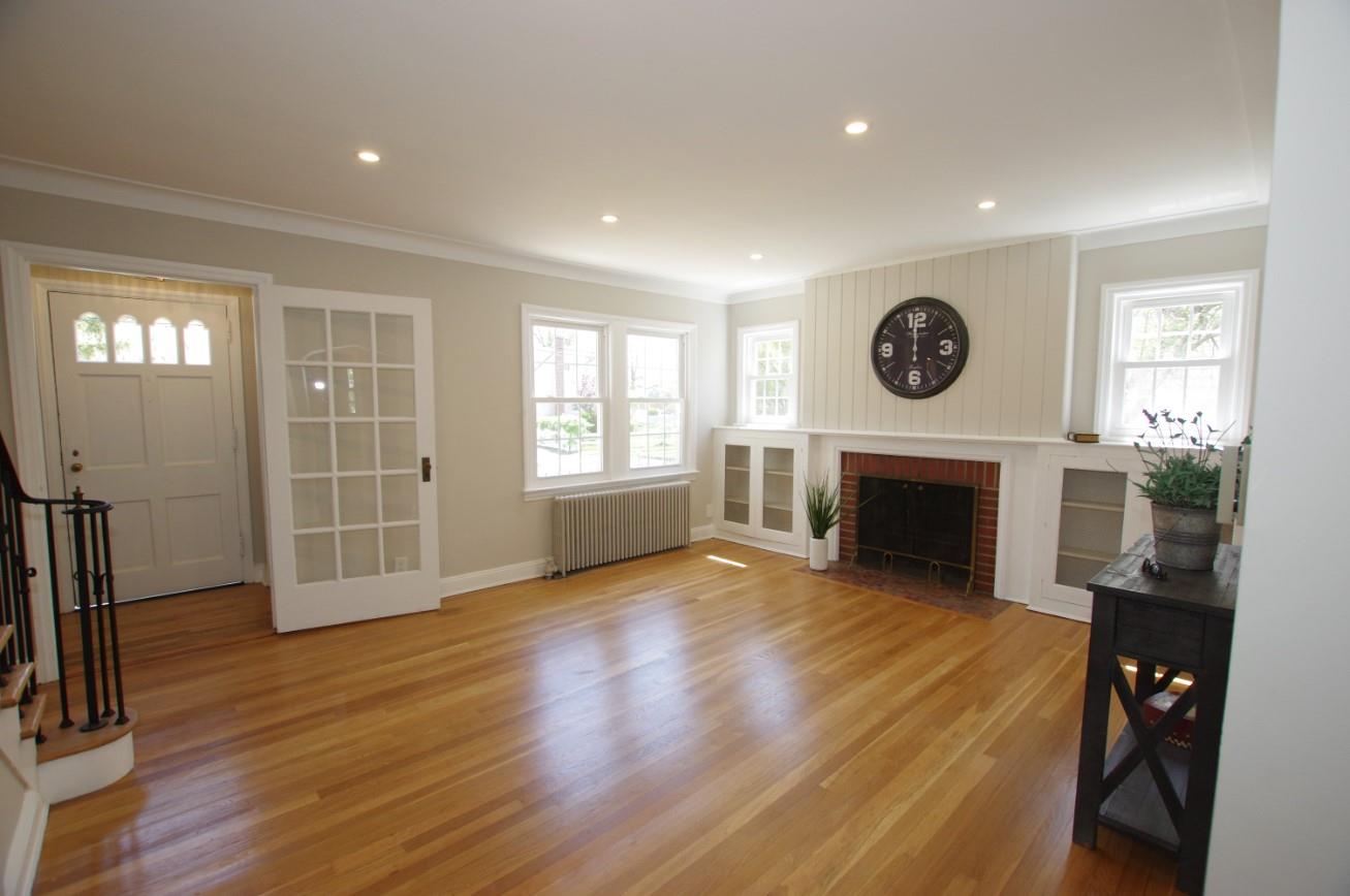 318 Hawthorne Avenue, Uniondale, New York image 4