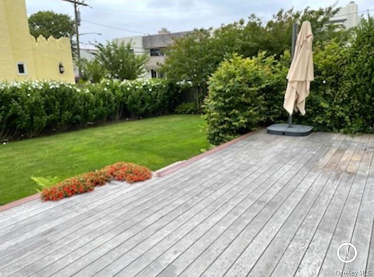 Atlantic Beach, New York 11509, United States, 4 Bedrooms Bedrooms, ,2 BathroomsBathrooms,Residential,Active,220753