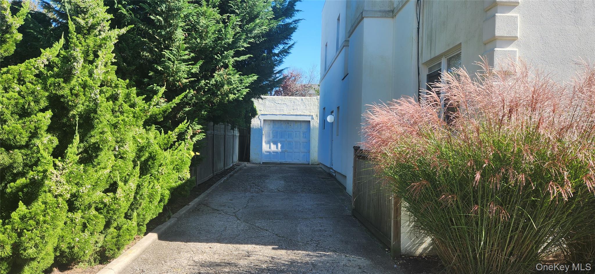 Atlantic Beach, New York 11509, United States, 4 Bedrooms Bedrooms, ,2 BathroomsBathrooms,Residential,Active,220753